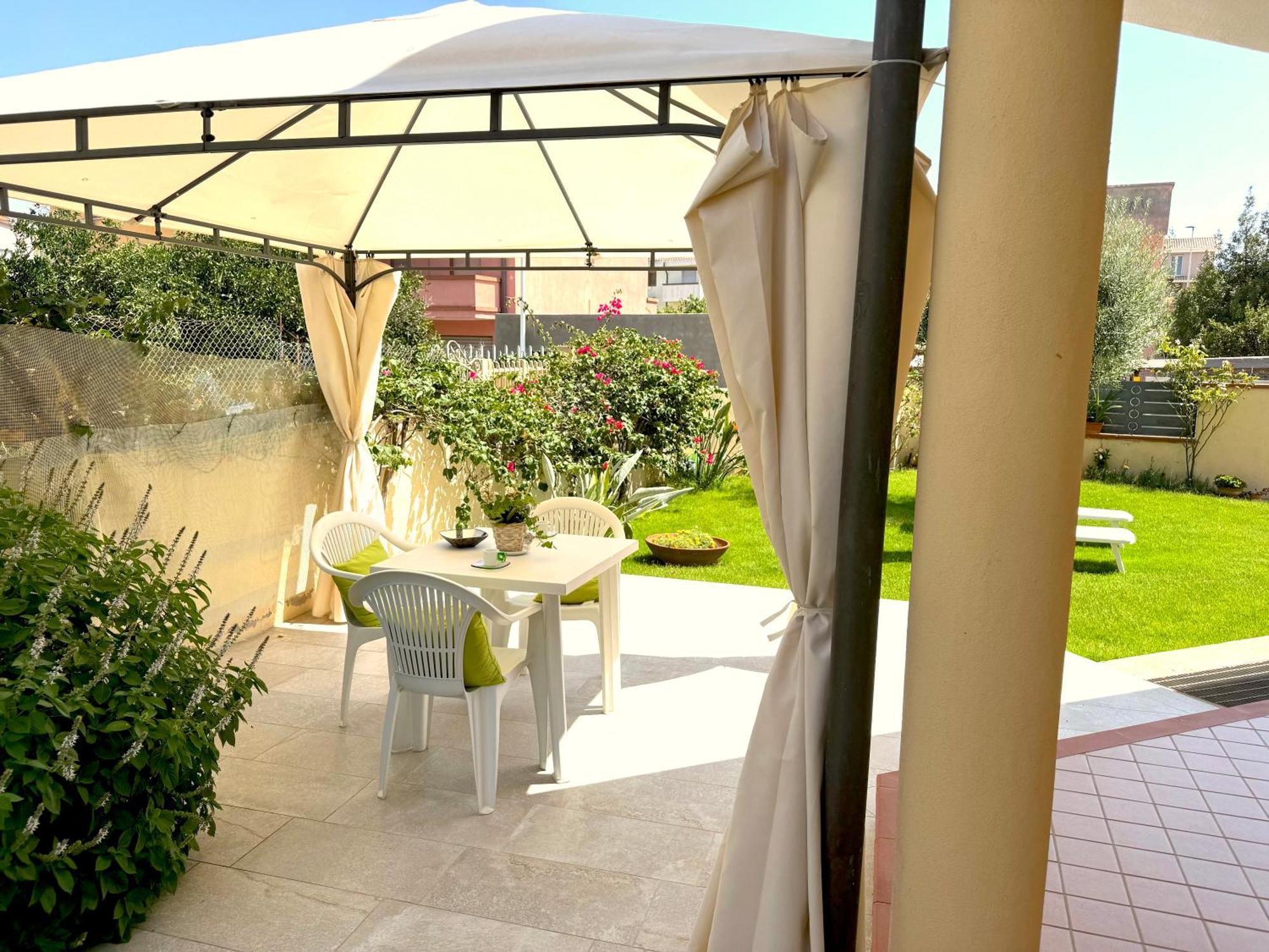 Apartamento Rosa's House - zona ospedaliera Cagliari Exterior foto